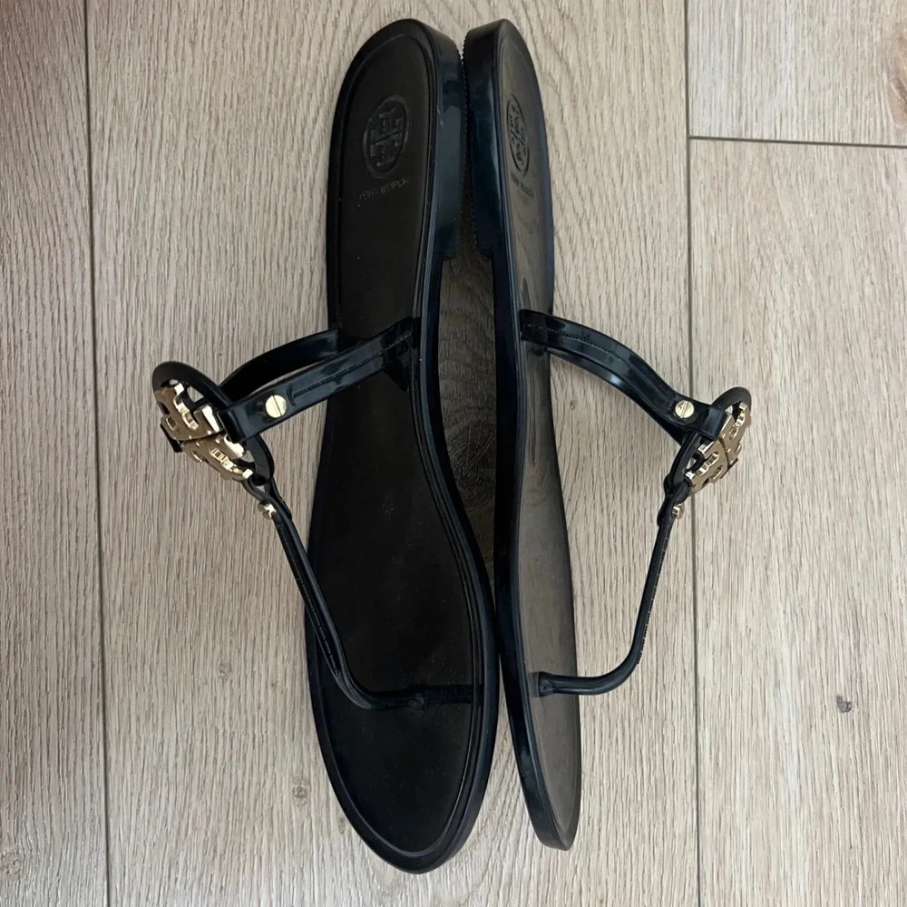 Tory Burch Mini Miller Jelly Thong Sandals Black Gold Logo   Womens 10M